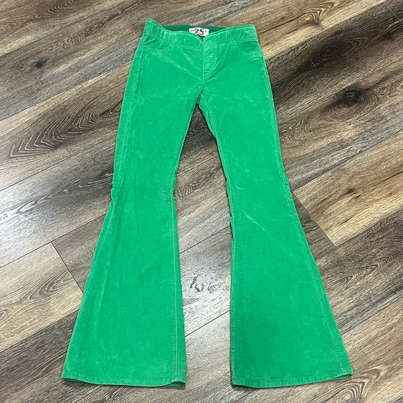 We The Free “Free People” Green Corduroy Flared Pull On Low Rise Pants 💚 - Picture 5 of 11